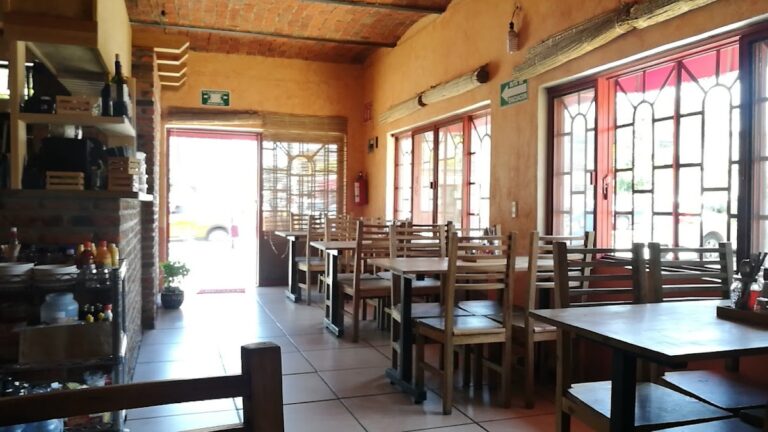 1417 bistro petit 768x432