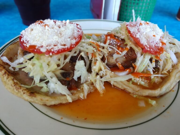 1778 yolis antojitos mexicanos 768x576