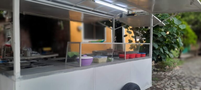 1808 taqueria los 3s garcias 768x346