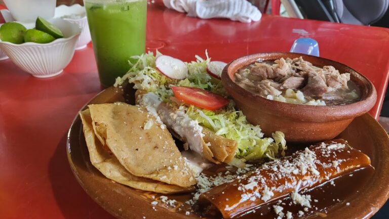 1928 cenaduria mercedes 768x433