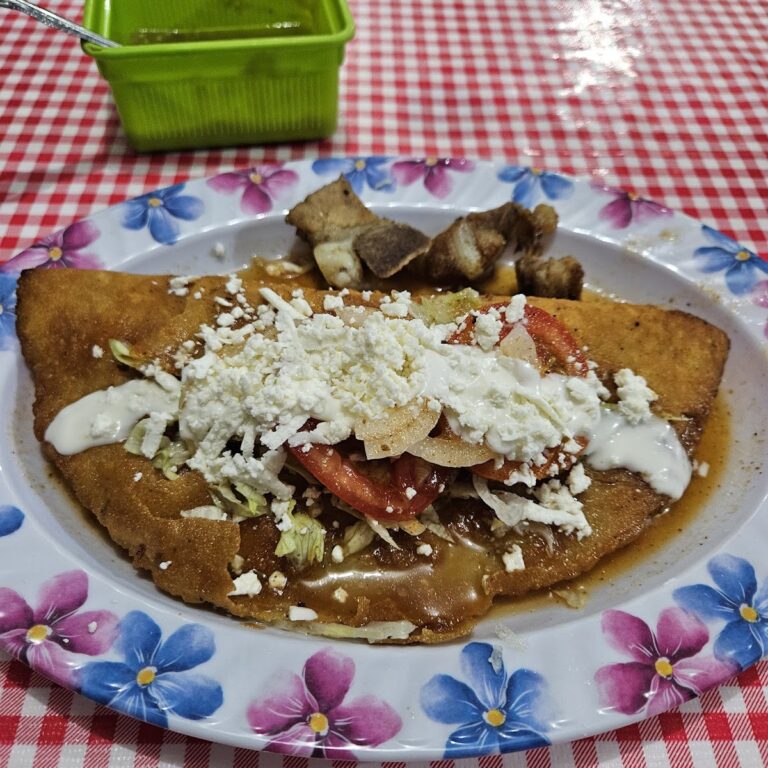 1949 cenaduria alex 768x768