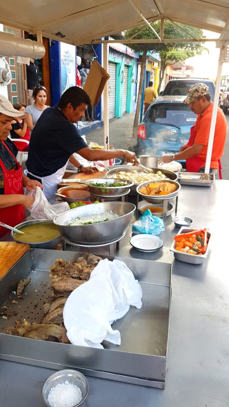 2032 taqueria navarro 768x1365