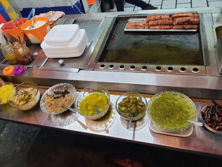 2221 loncheria mirza 768x576