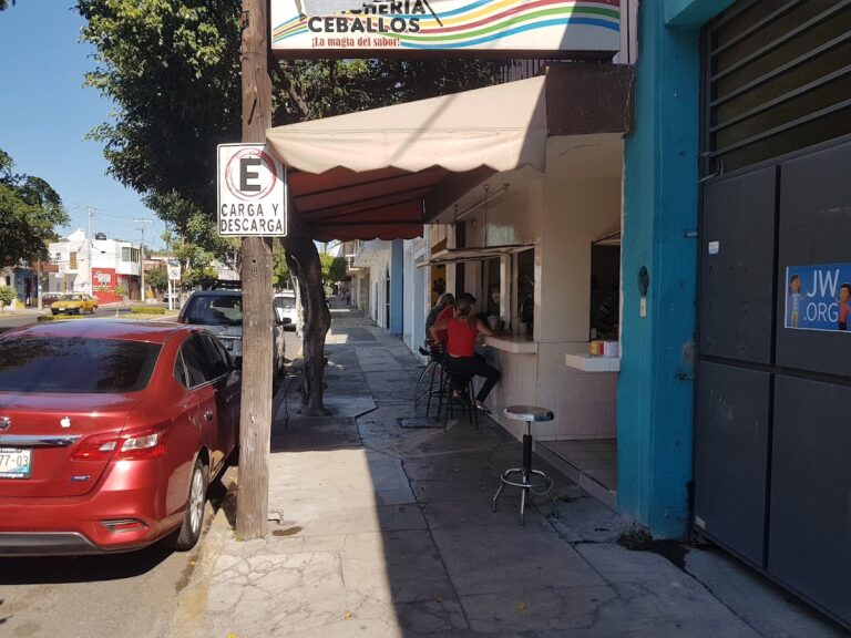 2254 loncheria ceballos 768x576