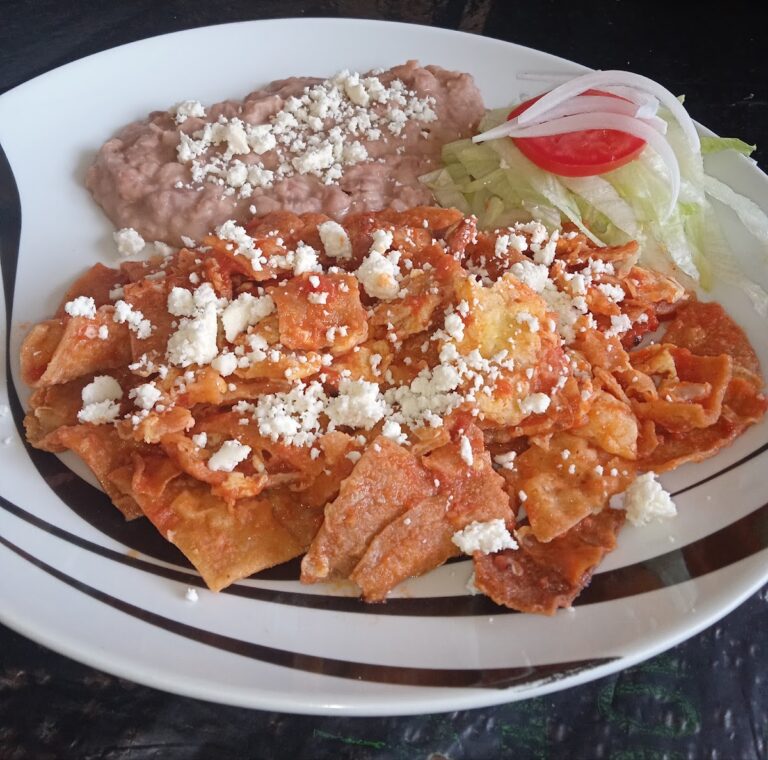 2415 loncheria lucesita 768x760