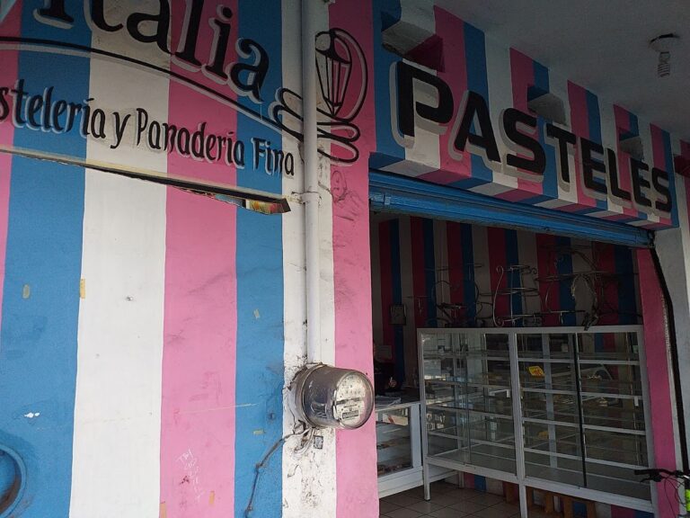 2457 pasteleria de italia 768x576