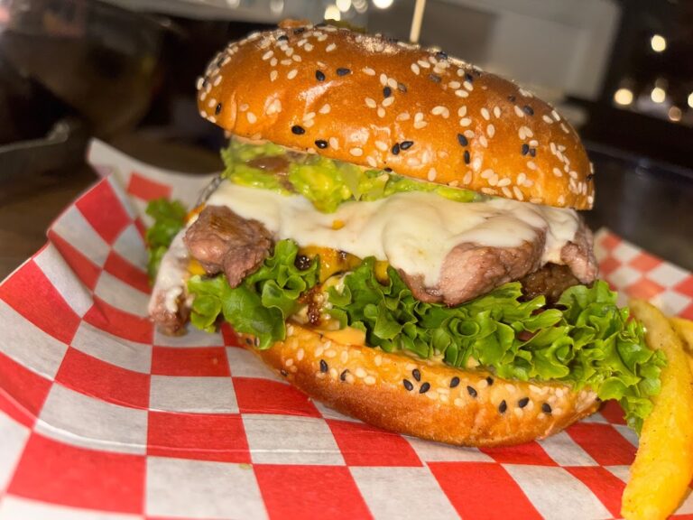 3213 vegas burger 768x576