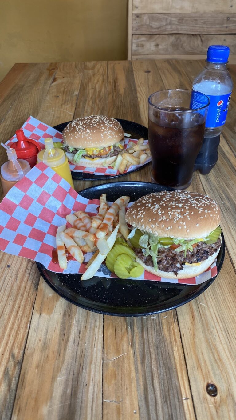 3248 ala burger armeria 768x1365