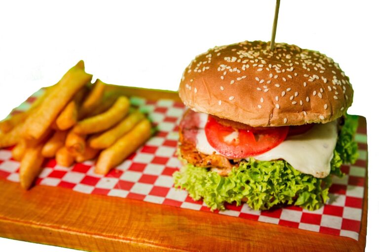 3266 el paraiso hamburguesas y mariscos 768x512