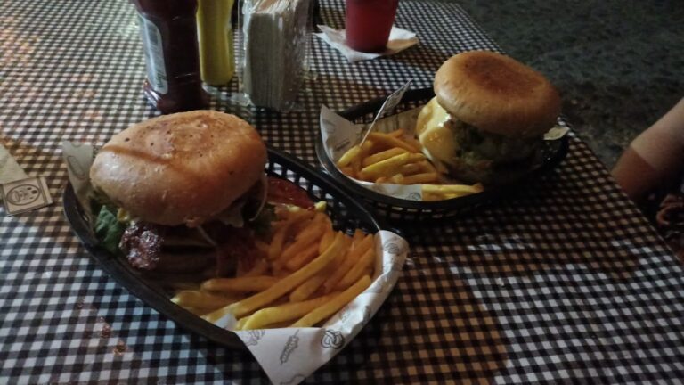 3272 hamburguesas tres cuartos 768x432