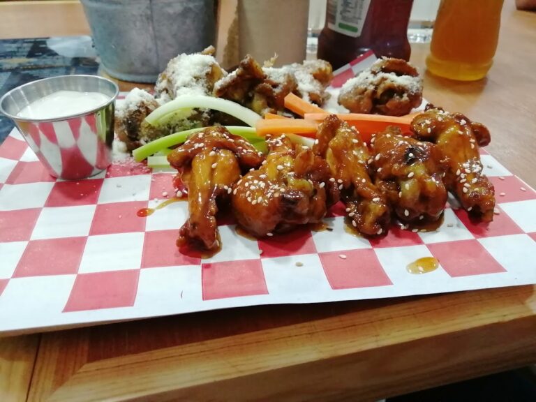 3488 pal antojo alitas y costillas 768x576