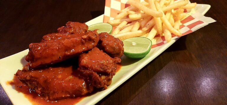 3571 la villana bar 768x355