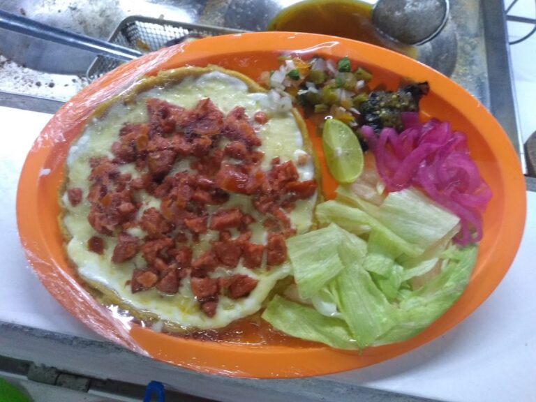3611 taqueria y pozoleria sayma 768x576