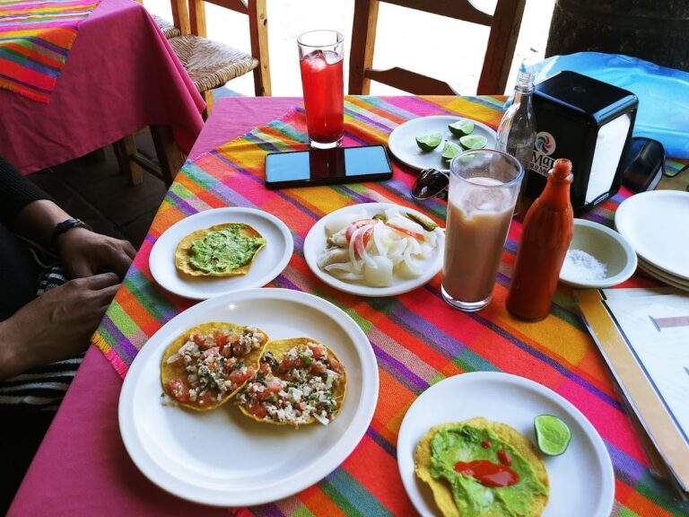 3643 los portales 8220lugar tipico8221 768x576