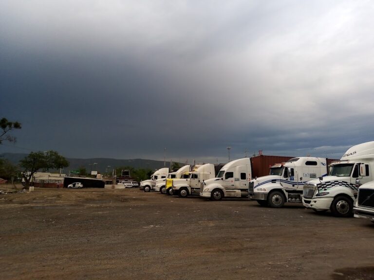 3922 restaurante lluvia 768x576