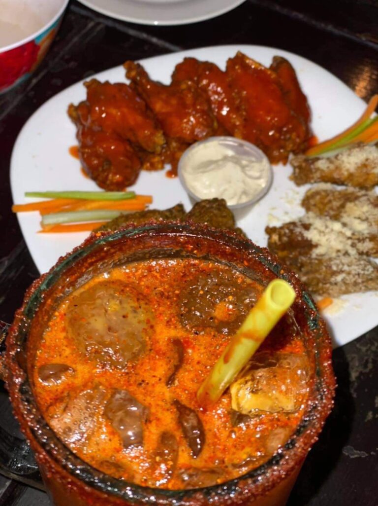 4009 mariscos y alitas lalos 768x1026