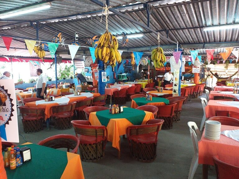 4512 el atracadero restaurant 768x576