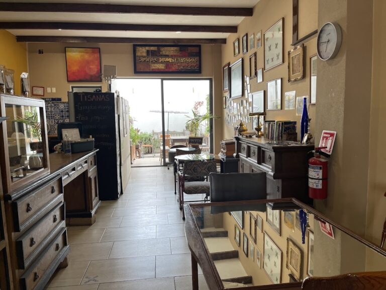 4769 mamama cafe·te·ria 768x576