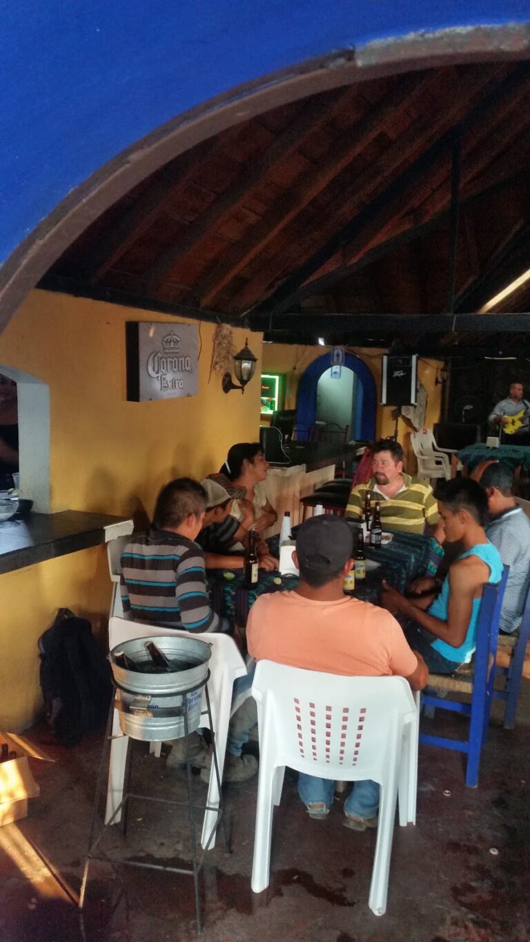 5113 restaurant bar familiar el otro mundo 768x1365