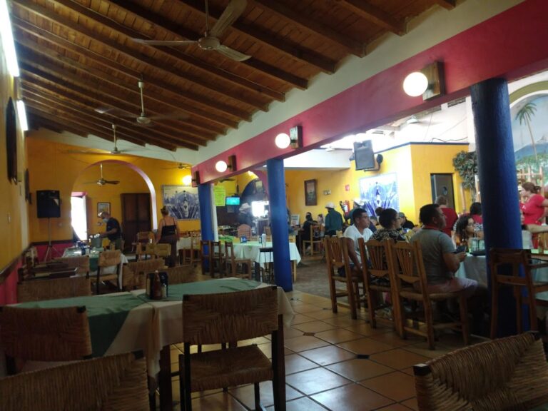 5222 restaurante bar comala 768x576