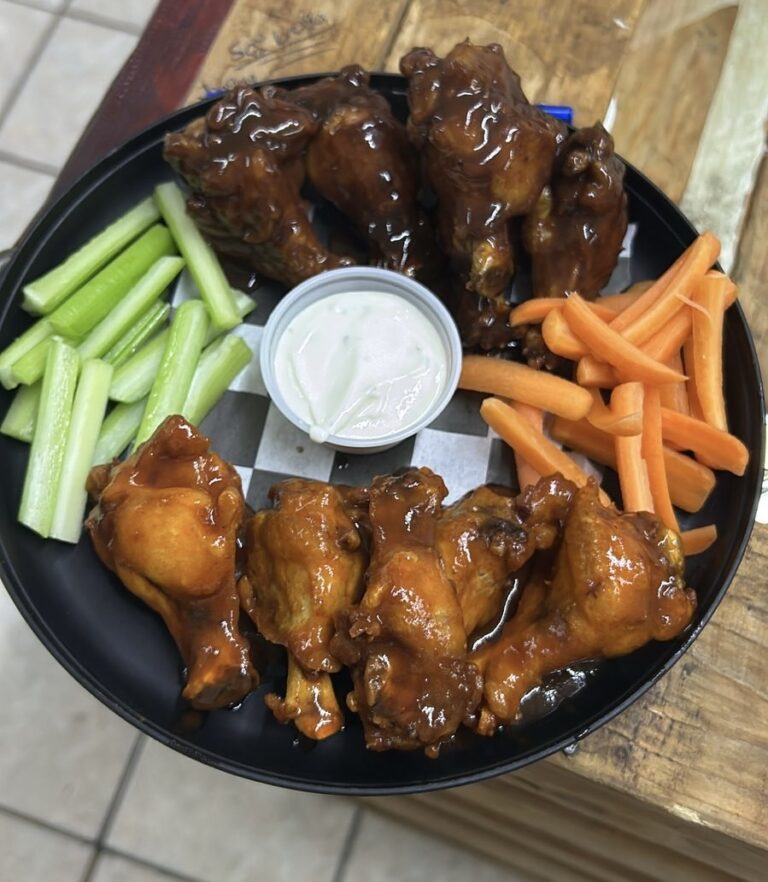 5280 luxury alitas y hamburguesas 768x882