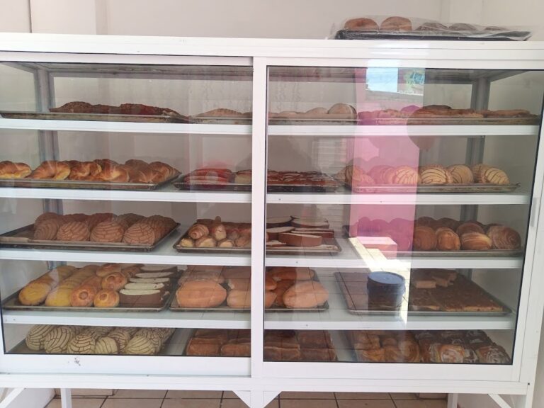 5303 panaderia y pasteleria jireh 768x576
