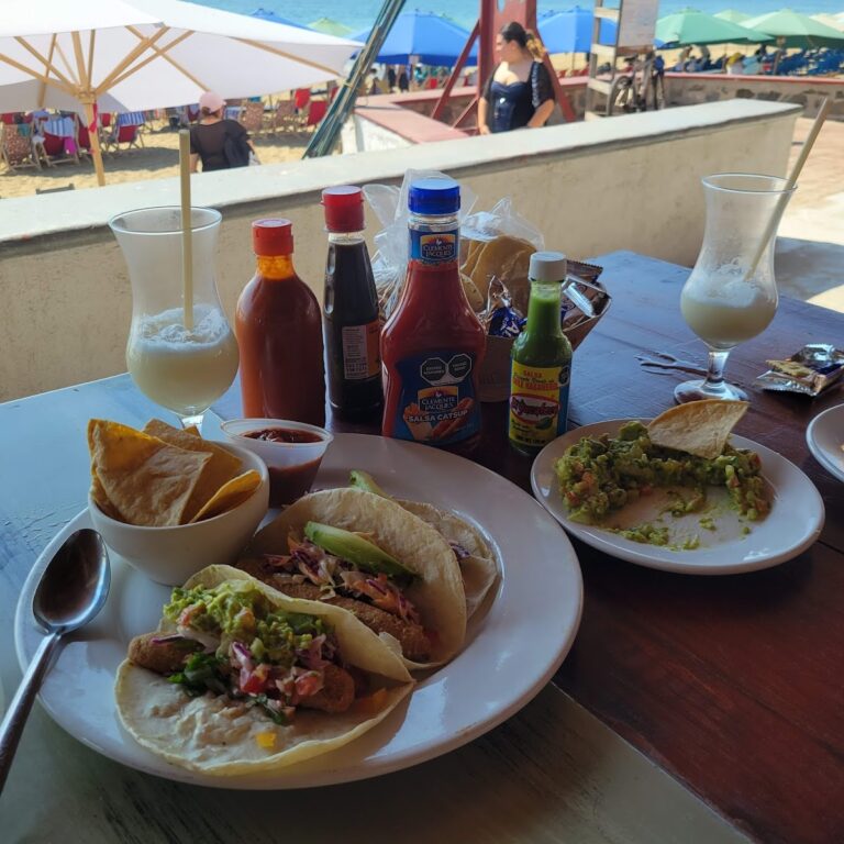 5390 aquarius restaurant bar 768x768