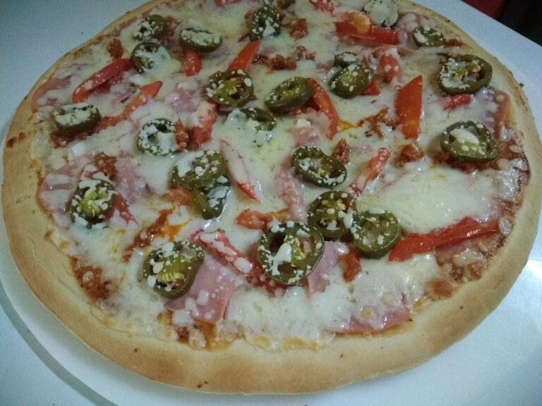 5627 bichitos pizza 768x576