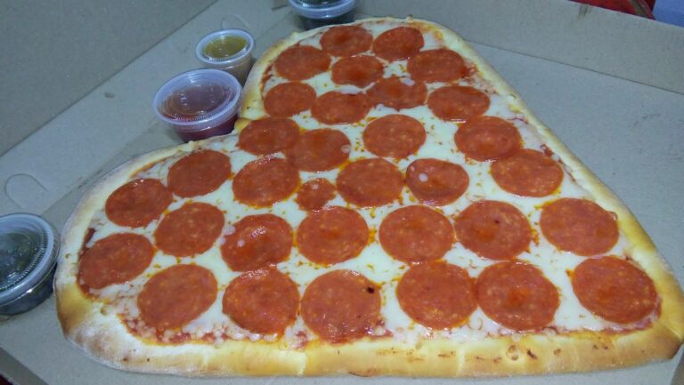 5647 paradise pizza 768x433