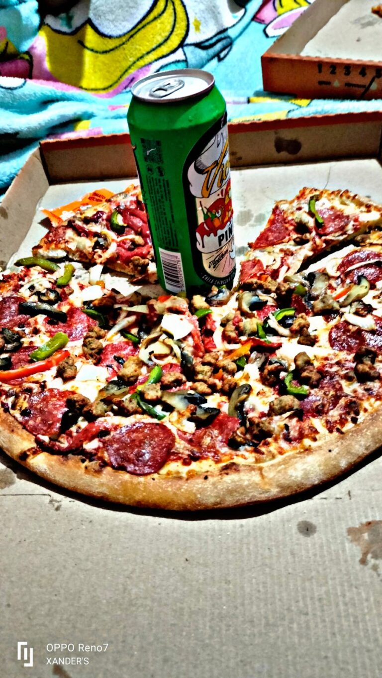 5684 little caesars pizza 768x1362