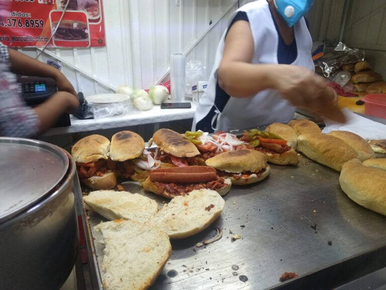 5737 loncheria manzanillo 768x576