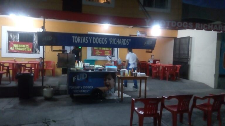 5745 tortas y hotdog richard 768x432