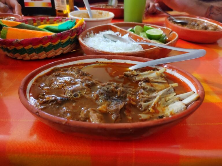 6007 birrieria san miguel cuyutlan 768x575