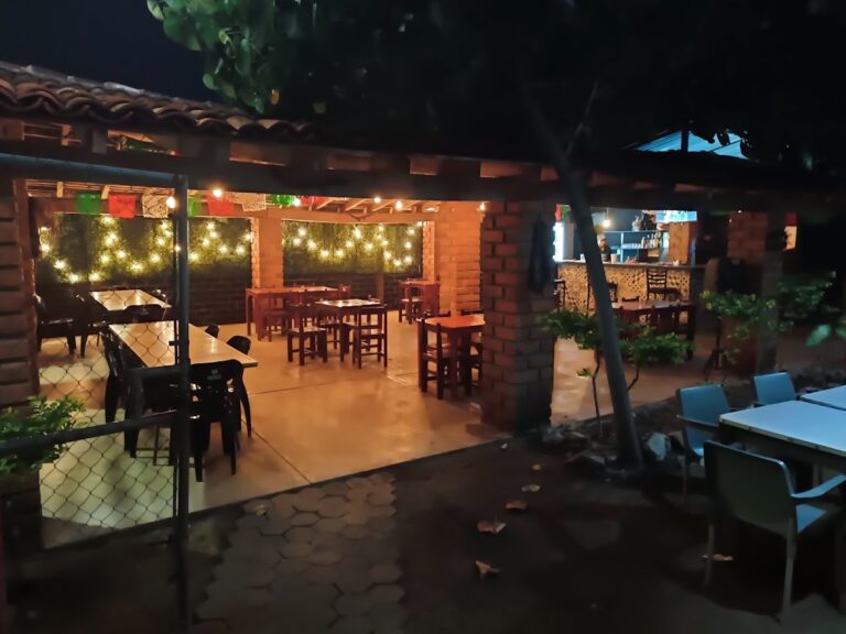 6491 restaurant bar tamarindos 768x576