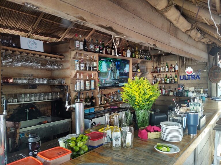 6569 pata salada beach bar 768x576