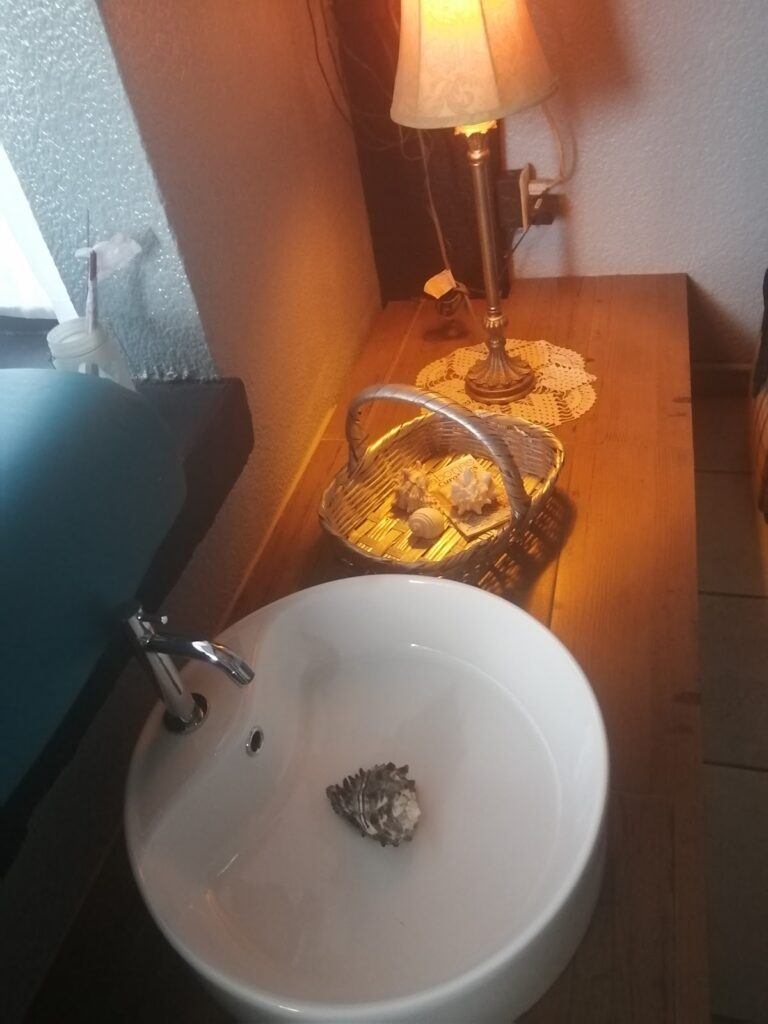 10129 my expression spa 768x1024