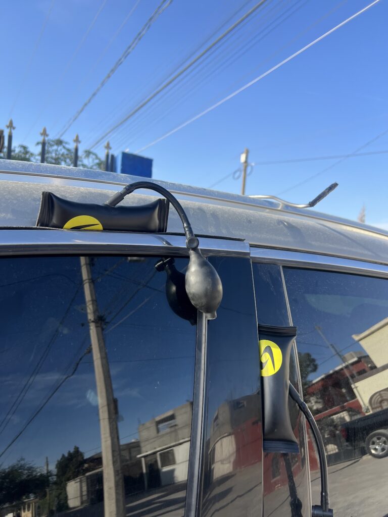 10398 cerrajero auto express 768x1024