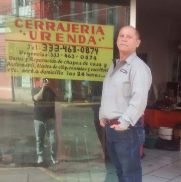 10558 cerrajeria urenda 768x771