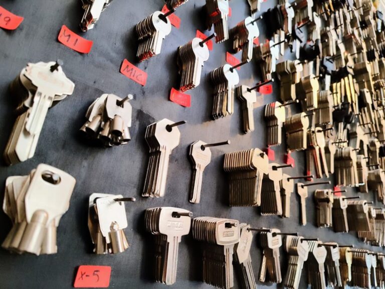 10975 cerrajeria velazquez 768x576