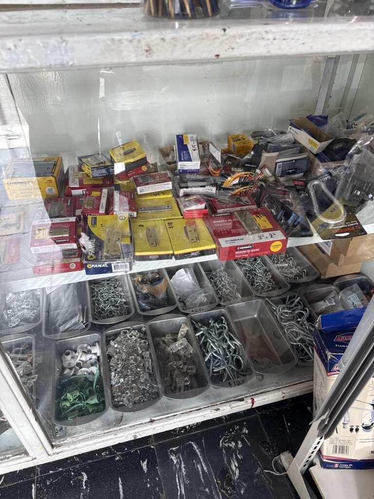 11476 distribuidora de pinturas castorena 768x1024