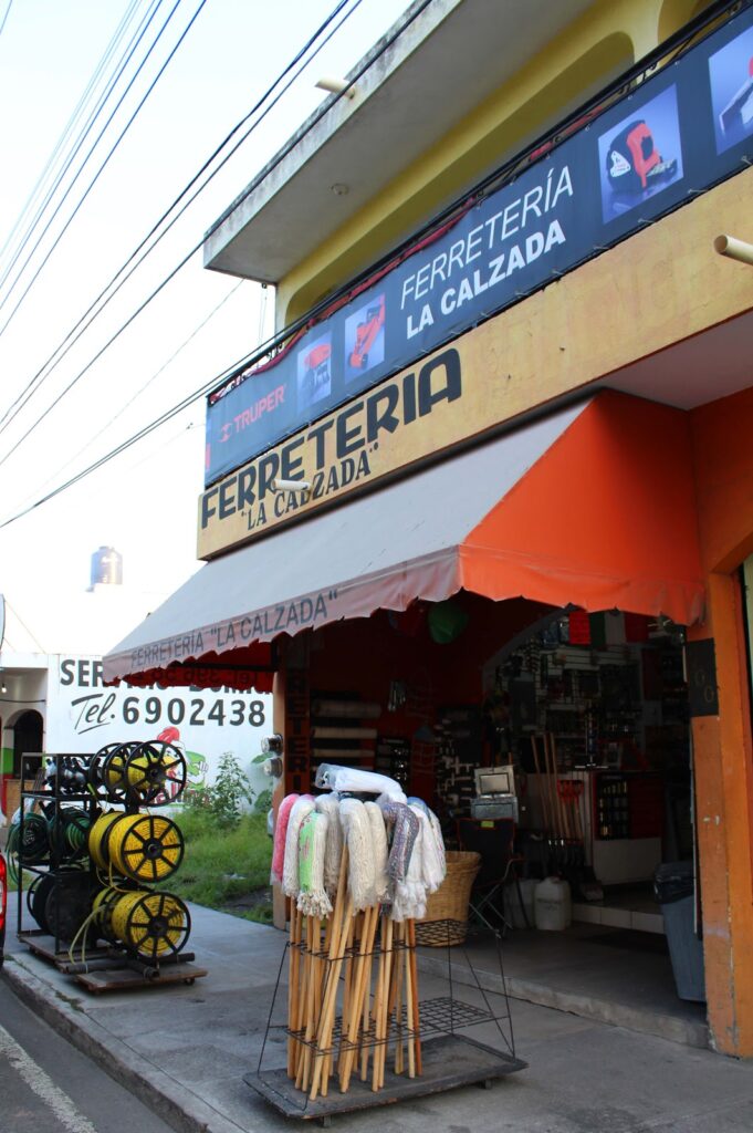 15321 ferreteria la calzada 681x1024