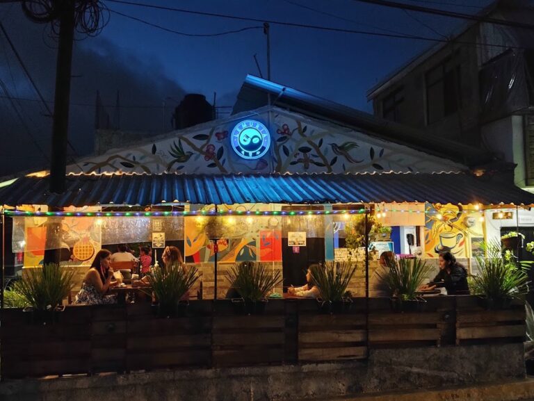 17152 lemuria crepas y cafe 768x577