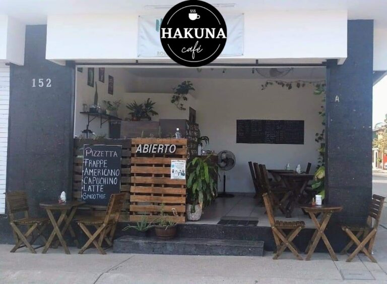 17207 hakuna cafe 768x563