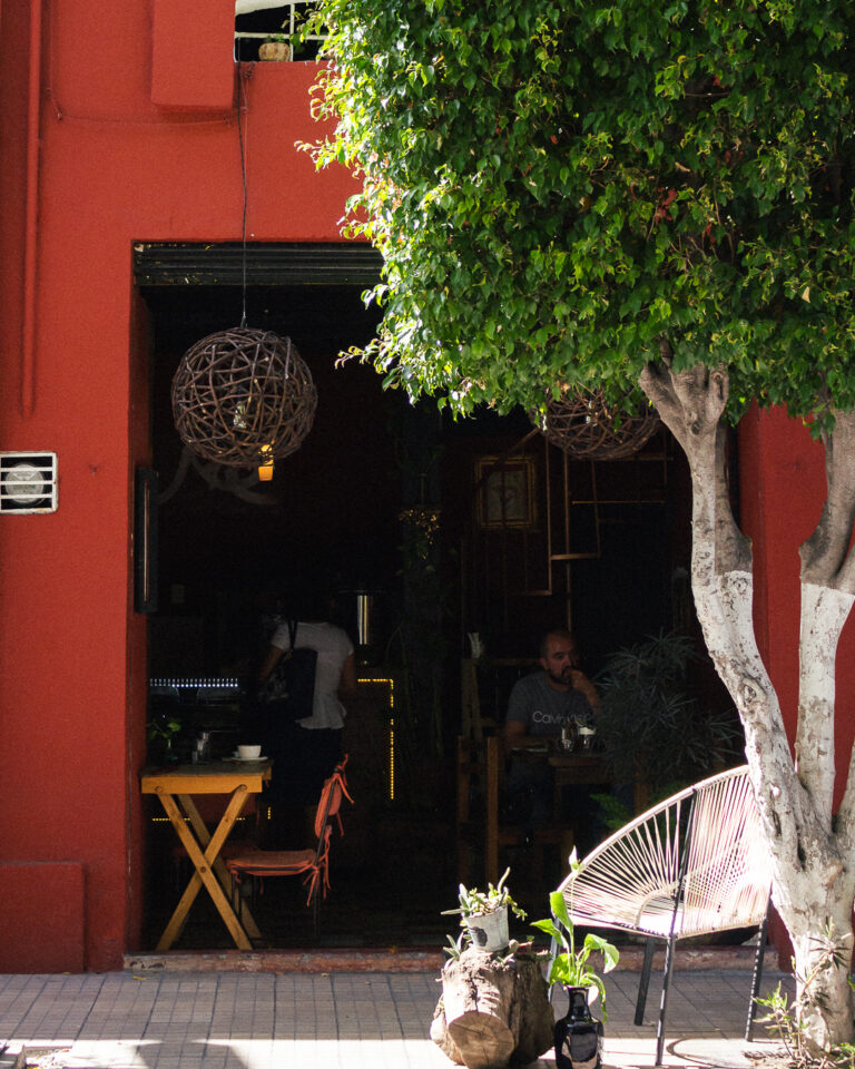 17229 mientras espero cafegaleria 768x960