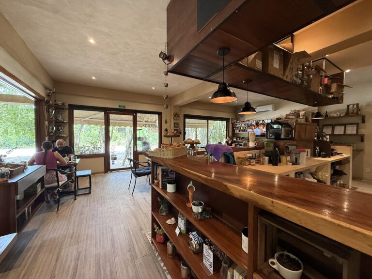 17251 aroma cafe tulum 768x576