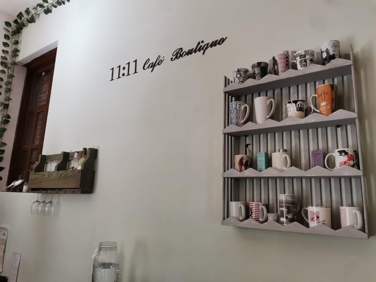 17321 1111 cafe boutique 768x576