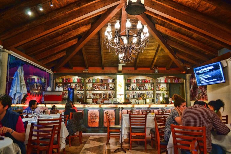 17936 restaurante ciudad sagrada 768x512