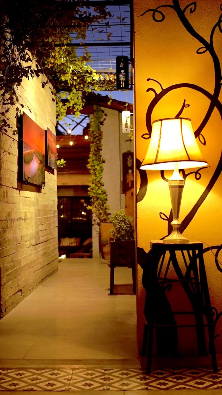 18068 jardin secreto restaurante 768x1365