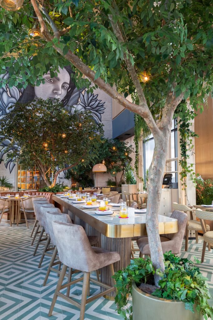 18104 ling ling by hakkasan 683x1024