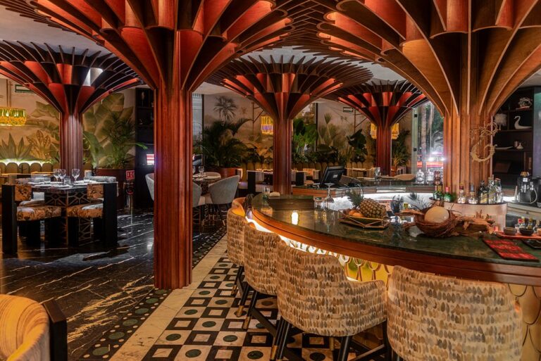 18390 restaurante emplumado 768x513